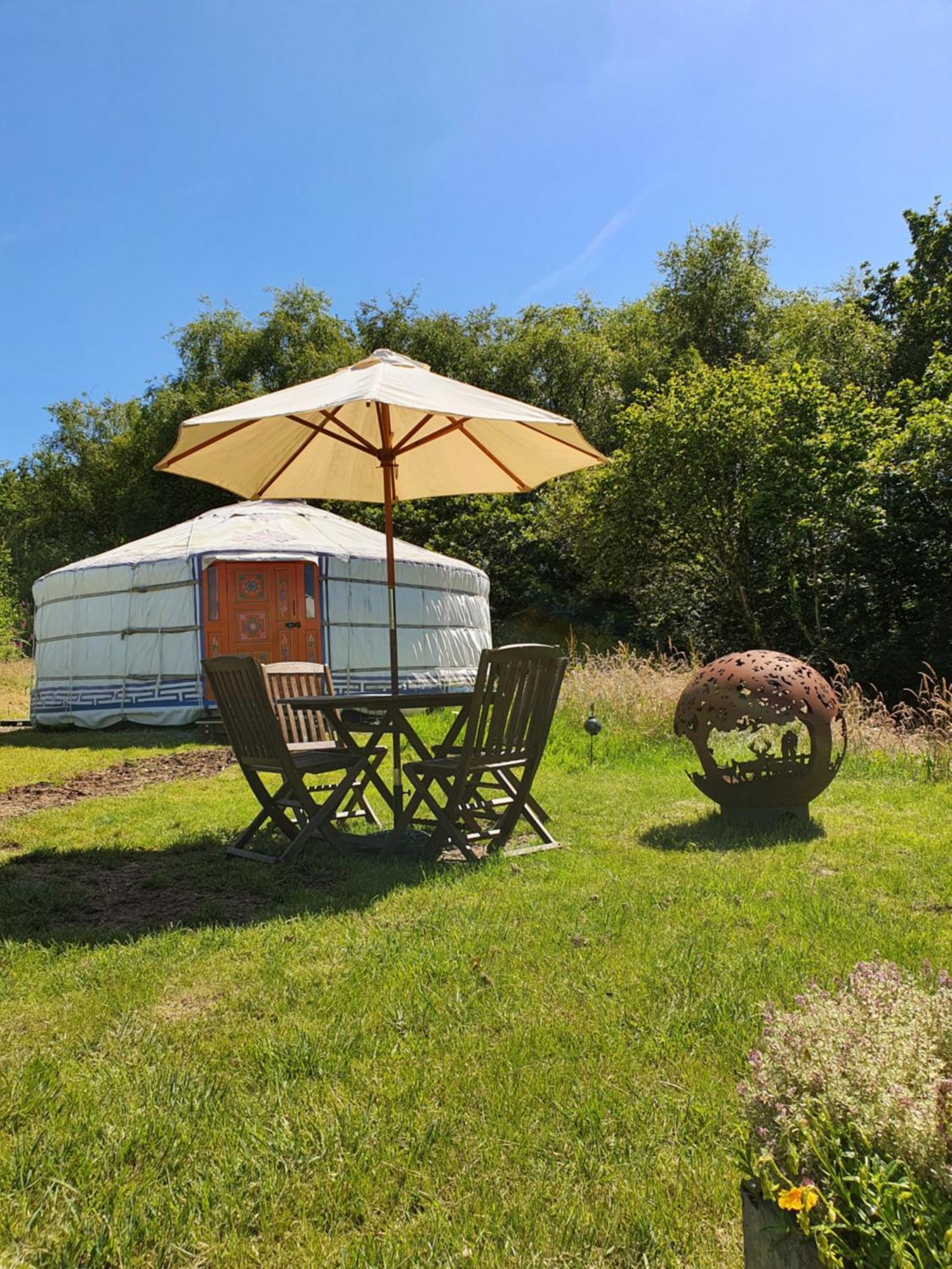 Отель Gilfach Gower Farm Luxury Yurt With Hot Tub Амманфорд Экстерьер фото