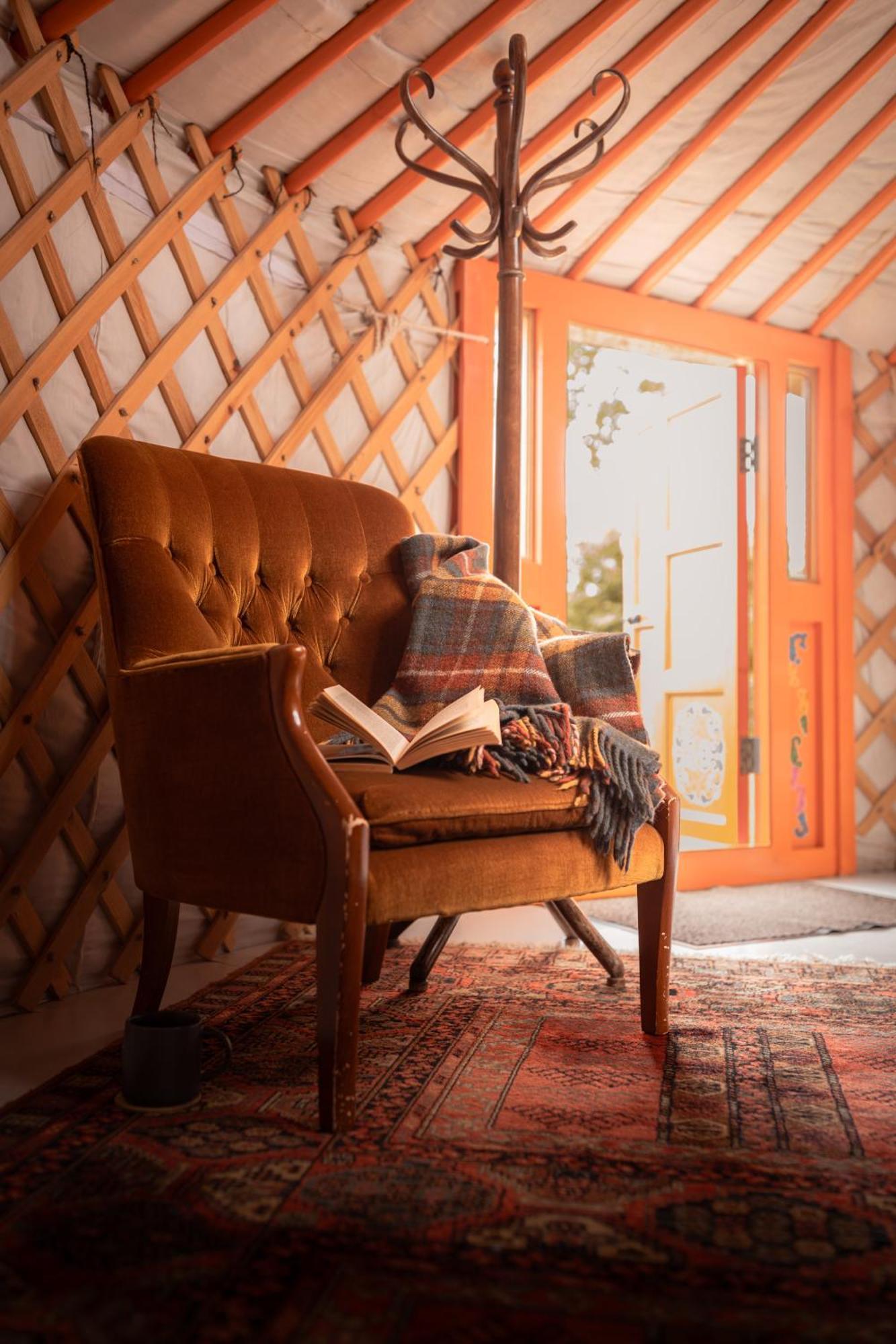 Отель Gilfach Gower Farm Luxury Yurt With Hot Tub Амманфорд Экстерьер фото
